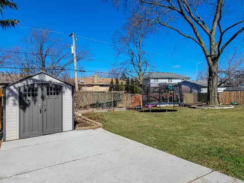 20 Forest Park Ln, Hoffman Estates, IL 60169 photo 23
