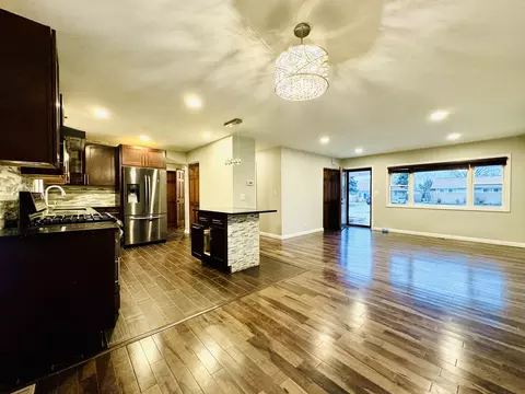 20 Forest Park Ln, Hoffman Estates, IL 60169 photo 11