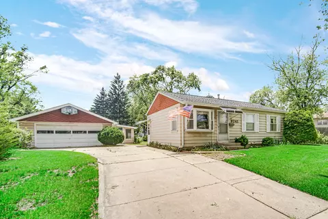 9241 Fairway Dr, Orland Park, IL 60462