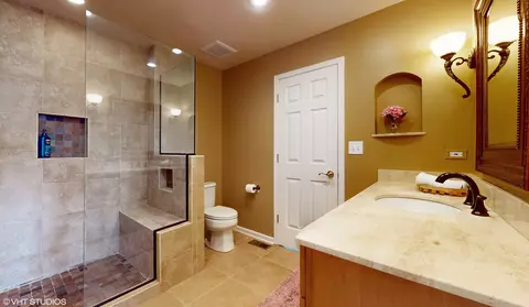 5352 Galloway Dr, Hoffman Estates, IL 60192 photo 16