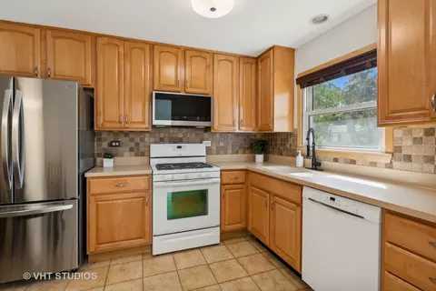 3535 Harris Dr, Northbrook, IL 60062 photo 6