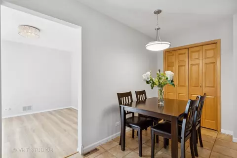 3535 Harris Dr, Northbrook, IL 60062 photo 7
