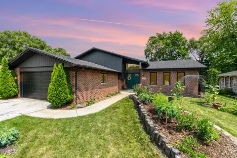 18319 Sailor Ln, Lansing, IL 60438
