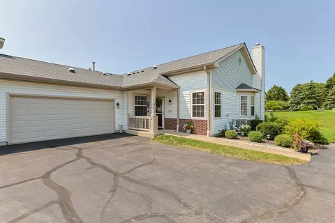 12228 White Tail Ln, Huntley, IL 60142