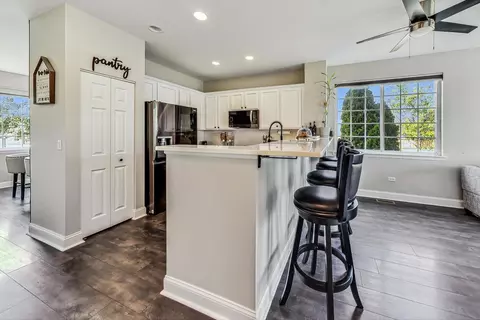 800 Daniel Dr, Minooka, IL 60447 photo 9