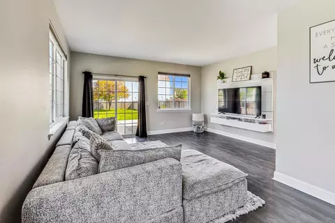 800 Daniel Dr, Minooka, IL 60447 photo 6