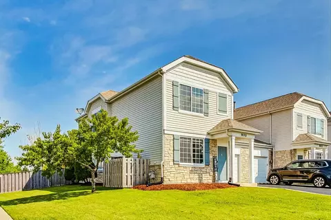 800 Daniel Dr, Minooka, IL 60447 photo 2