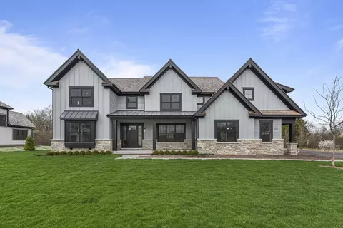 301 Briarwood Ln, Lincolnshire, IL 60069