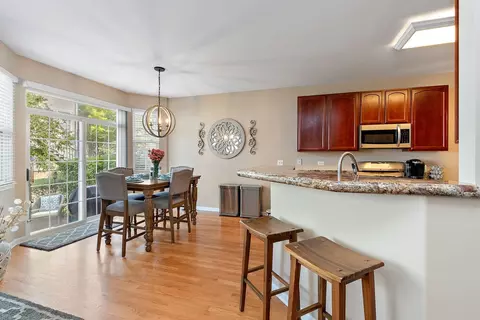 Dining - 54 Kelsey Ct, Algonquin, IL 60102 photo 2 of 3