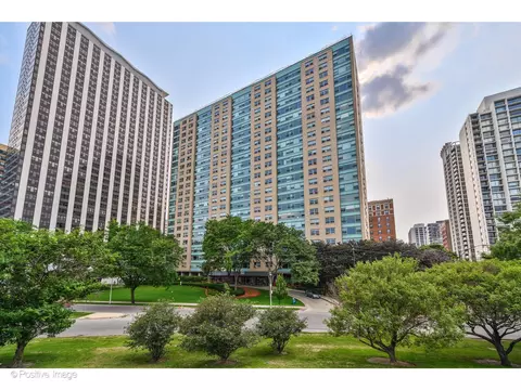 3180 N Lake Shore Dr #17G, Chicago, IL 60657