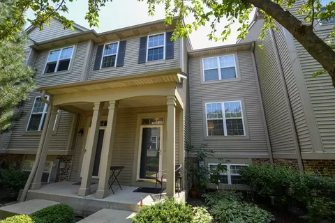 1104 Chadwick Dr, Grayslake, IL 60030