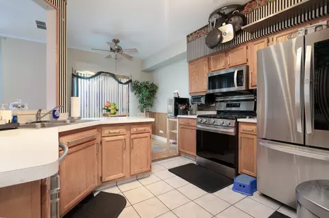 1685 Spaulding Rd, Bartlett, IL 60103 photo 3