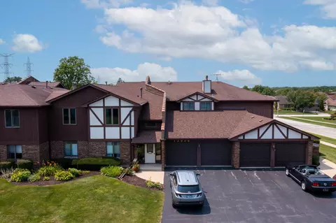 12908 Mill Dr E #2S, Palos Park, IL 60464
