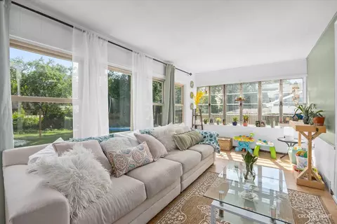 Living - 777 Murray Ave, Elgin, IL 60123 photo 4 of 4