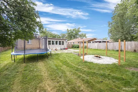 Exterior - 777 Murray Ave, Elgin, IL 60123 photo 4 of 5