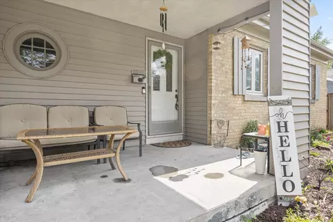 777 Murray Ave, Elgin, IL 60123