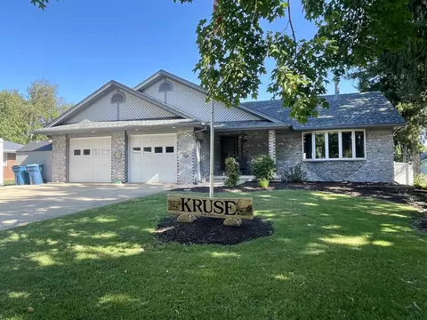 1600 Meriden St, Mendota, IL 61342