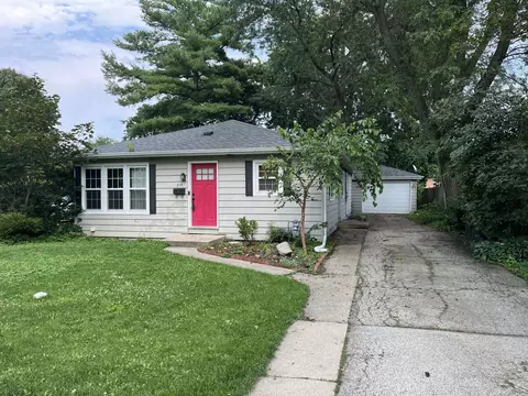 314 Woodland Rd, Libertyville, IL 60048