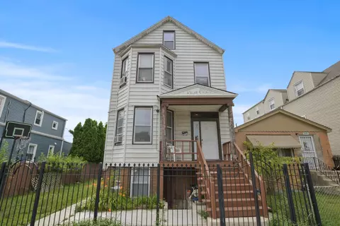 2842 S Kolin Ave, Chicago, IL 60623