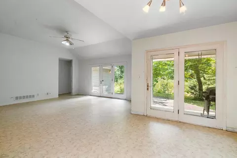 18707 Stevens Rd, Marengo, IL 60152 photo 11