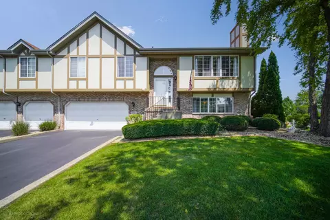 6718 Eagle Ct, Tinley Park, IL 60477