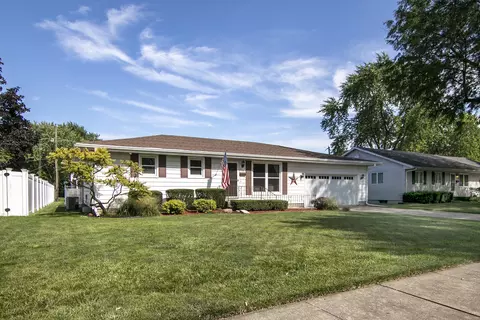 378 N Jackson Ave, Bradley, IL 60915