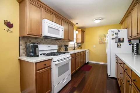 378 N Jackson Ave, Bradley, IL 60915 photo 4