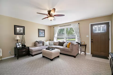 378 N Jackson Ave, Bradley, IL 60915 photo 2