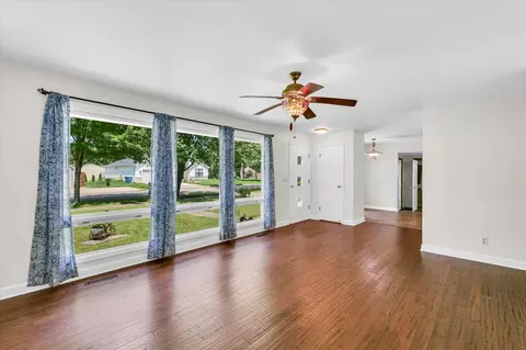 115 E Bond St, Monticello, IL 61856 photo 7