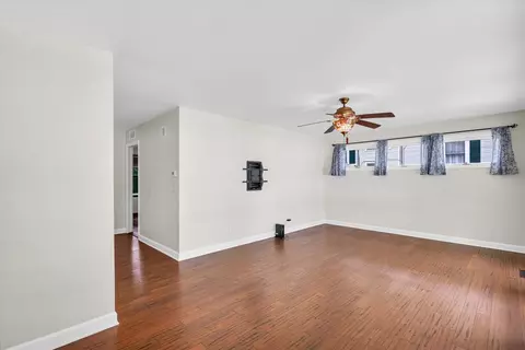 115 E Bond St, Monticello, IL 61856 photo 6