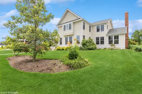 668 Indian Path Rd, Grayslake, IL 60030