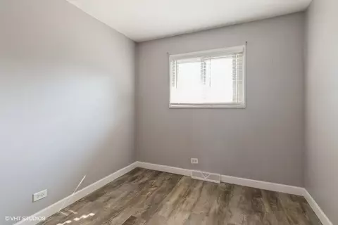 Bedroom - 3 E Judith Ann Dr, Mount Prospect, IL 60056 photo 3 of 3