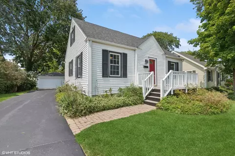 134 N Garfield Ave, Mundelein, IL 60060