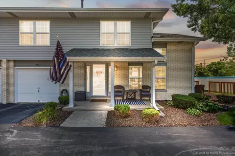 17012 W Circle Dr, Tinley Park, IL 60477