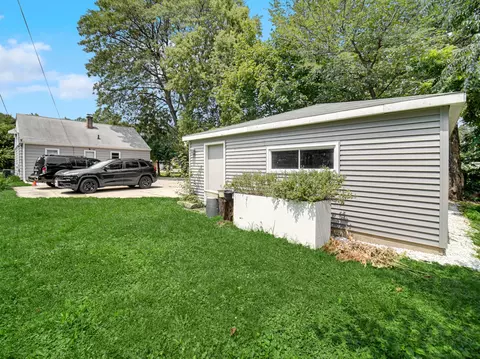 Exterior - 243 S Mclean Blvd, Elgin, IL 60123 photo 6 of 6