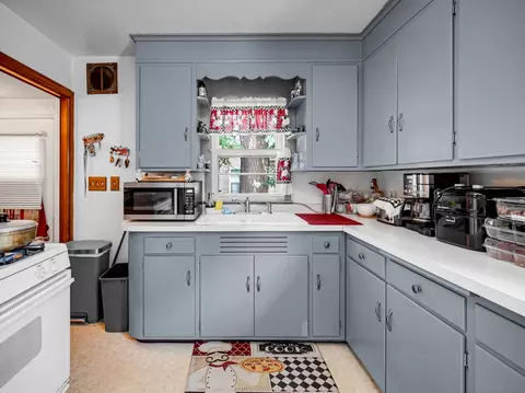 Kitchen - 243 S Mclean Blvd, Elgin, IL 60123 photo 2 of 2