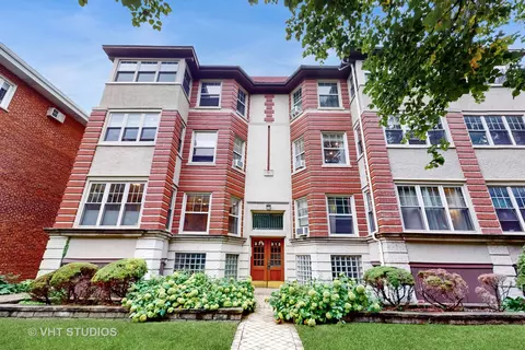 315 Wisconsin Ave #1S, Oak Park, IL 60302