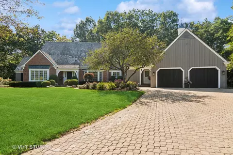 1964 Camphill Cir, Inverness, IL 60067