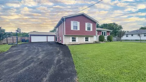10625 W York House Rd, Beach Park, IL 60087