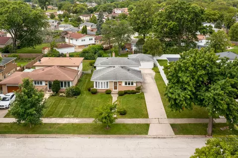 9328 Oriole Ave, Morton Grove, IL 60053
