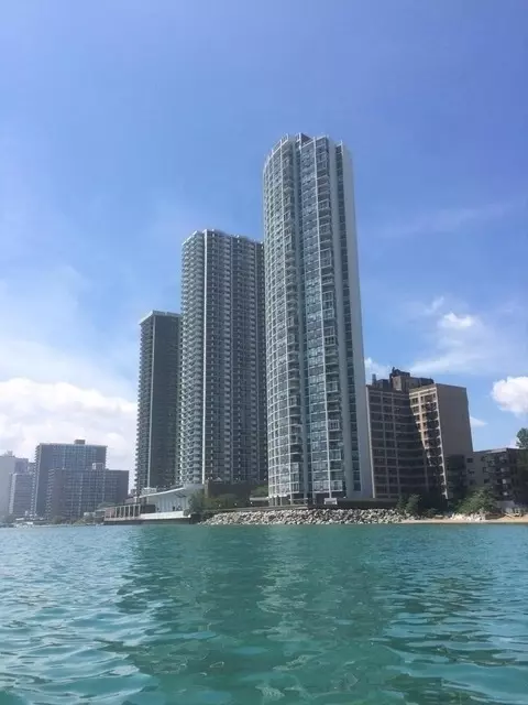 940 W Glenlake Ave #34D, Chicago, IL 60660