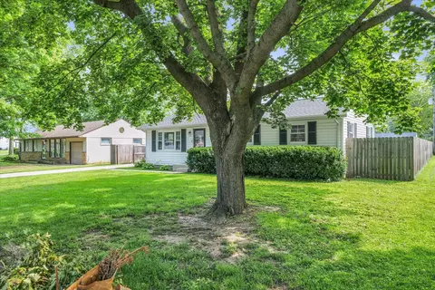 510 Stout St, Saint Joseph, IL 61873