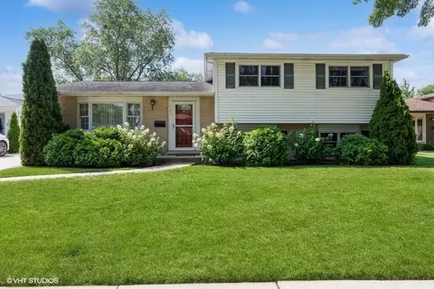 665 Cordial Dr, Des Plaines, IL 60018