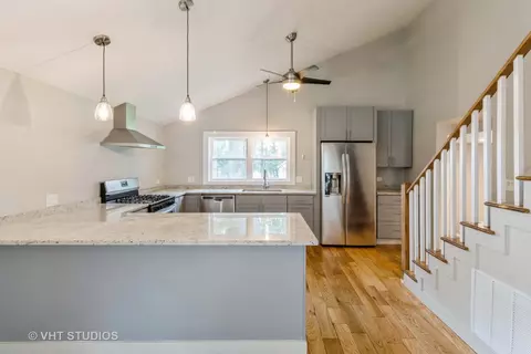 Kitchen - 54 Deerpath Rd, Deer Park, IL 60010 photo 1 of 2