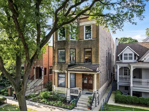 1049 W Wellington Ave #2A, Chicago, IL 60657