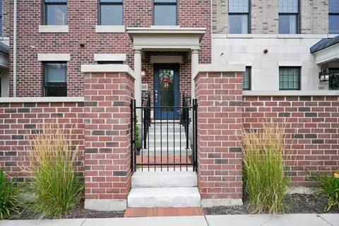 150 S Washington St, Wheaton, IL 60187