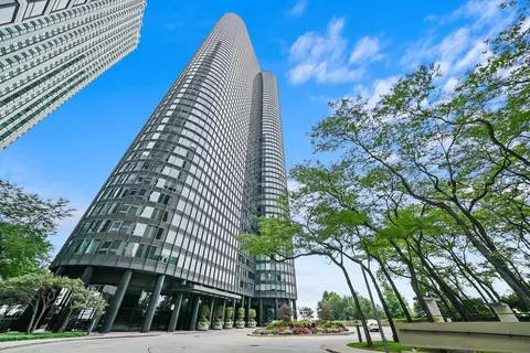 155 N Harbor Dr #4702, Chicago, IL 60601