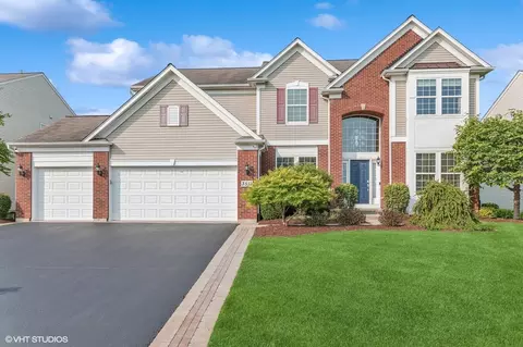 3511 Carlisle Ln, Carpentersville, IL 60110