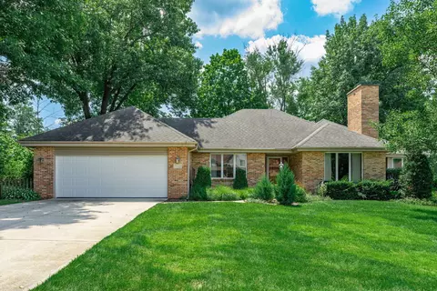 5431 Parliament Pl, Rockford, IL 61107