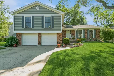 712 Exmoor Ter, Crystal Lake, IL 60014